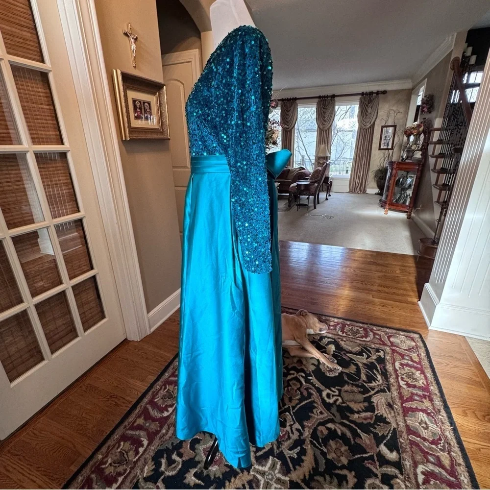 Girls Junior Formal Dress long-sleeve satin gown sequin bodice sash bow size 16